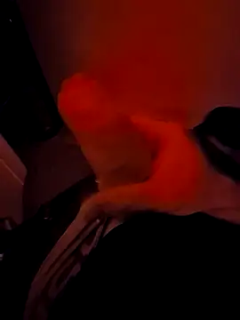 Snapshot of alpha_hard chatting on 10/05/25, 10:18 alpha hard online show from 10/05/25, 10:18