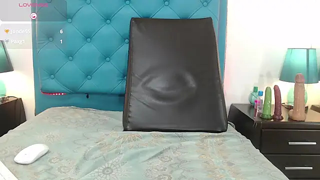 HannahEmmax2 online show from 02/05/25, 01:58