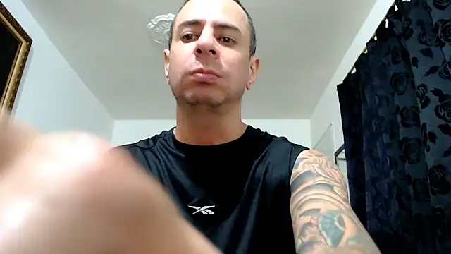 Snapshot of nicolay_74 chatting on 11/20/25, 12:11 nicolay 74 online show from 11/20/25, 12:11