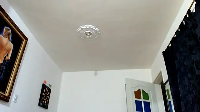 Snapshot of nicolay_74 chatting on 11/25/25, 01:27 nicolay 74 online show from 11/25/25, 01:27