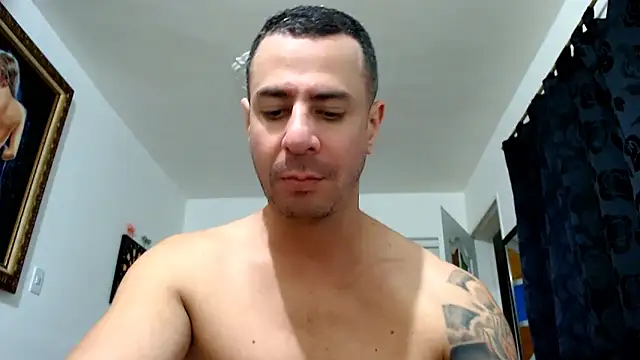 Snapshot of nicolay_74 chatting on 11/25/25, 11:38 nicolay 74 online show from 11/25/25, 11:38