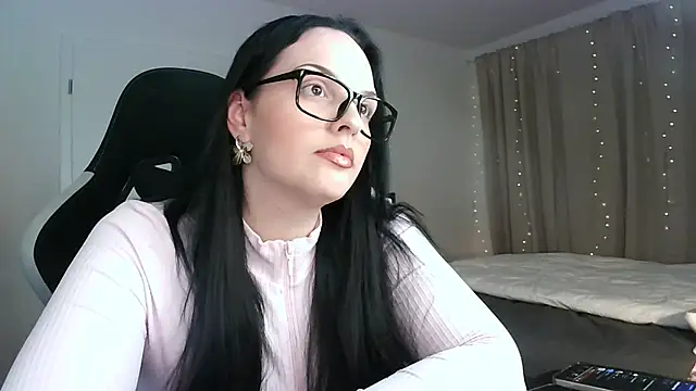 Snapshot of Jujuicy_97 chatting on 10/20/25, 05:35 Jujuicy 97 online show from 10/20/25, 05:35