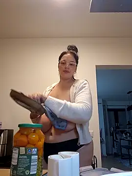 Snapshot of Jujuicy_97 chatting on 11/14/25, 08:29 Jujuicy 97 online show from 11/14/25, 08:29