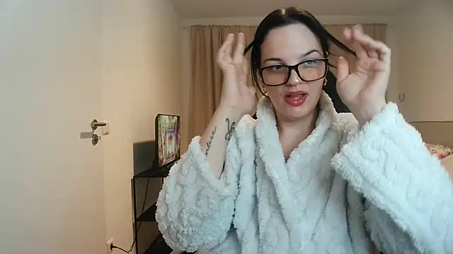 Snapshot of Jujuicy_97 chatting on 11/18/25, 06:07 Jujuicy 97 online show from 11/18/25, 06:07