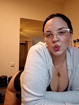 Snapshot of Jujuicy_97 chatting on 11/30/25, 09:19 Jujuicy 97 online show from 11/30/25, 09:19