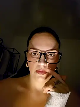 Snapshot of Jujuicy_97 chatting on 12/05/25, 06:37 Jujuicy 97 online show from 12/05/25, 06:37