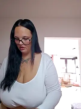 Jujuicy 97 online show from 07/15/26, 10:09