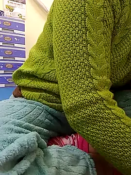 JasminePham online show from 12/17/24, 06:56
