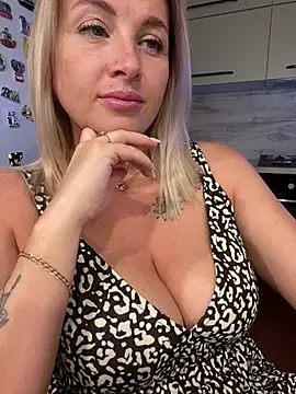 Cute Hot Alice online show from 07/26/26, 07:32