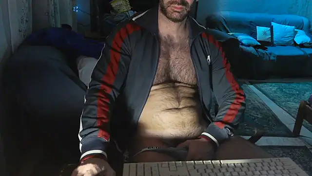 Snapshot of TebaldHot chatting on 11/03/25, 09:05 TebaldHot online show from 11/03/25, 09:05