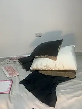 paula perez09 online show from 02/22/25, 12:05