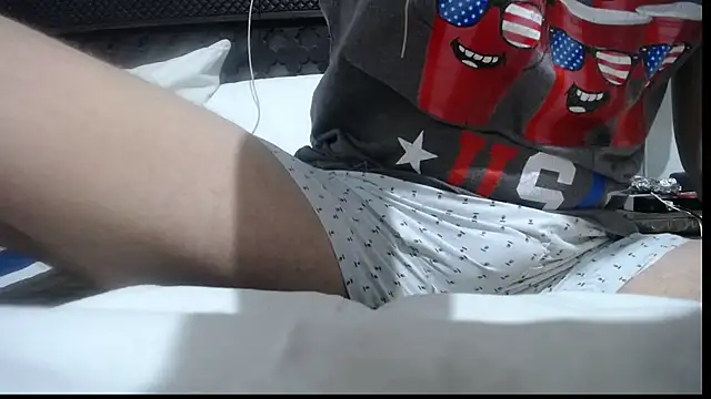 Snapshot of Bigbosscol chatting on 10/15/25, 08:31 Bigbosscol online show from 10/15/25, 08:31