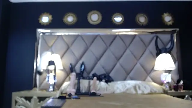 EvaBellucci  online show from 01/04/25, 12:05