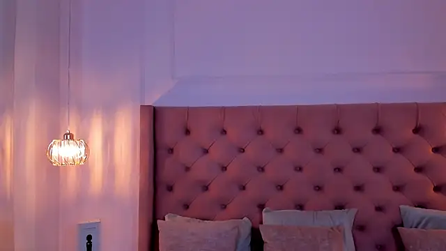 Snapshot of mia_schwarz chatting on 09/26/25, 10:25 mia schwarz online show from 09/26/25, 10:25