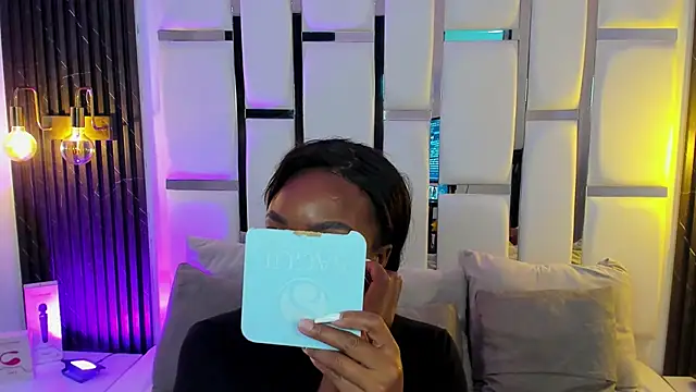 Snapshot of mia_schwarz chatting on 10/22/25, 10:09 mia schwarz online show from 10/22/25, 10:09