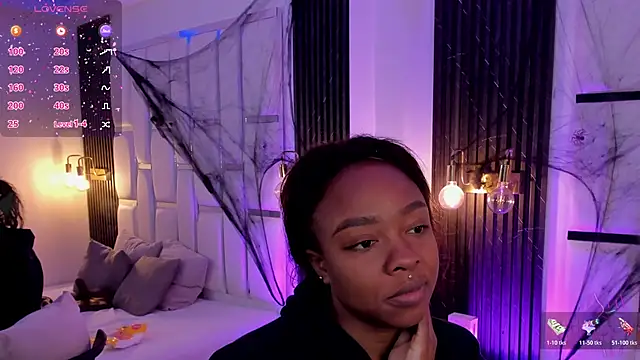 Snapshot of mia_schwarz chatting on 11/01/25, 01:57 mia schwarz online show from 11/01/25, 01:57