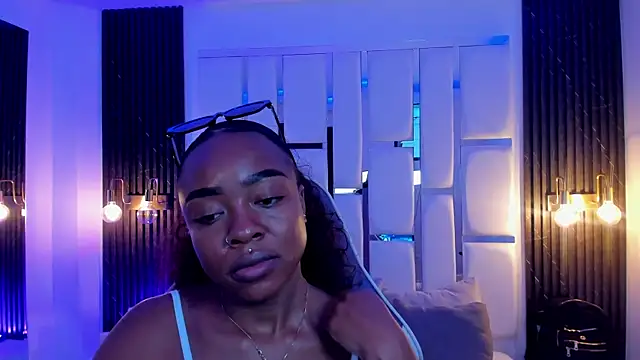 Snapshot of mia_schwarz chatting on 11/06/25, 09:48 mia schwarz online show from 11/06/25, 09:48