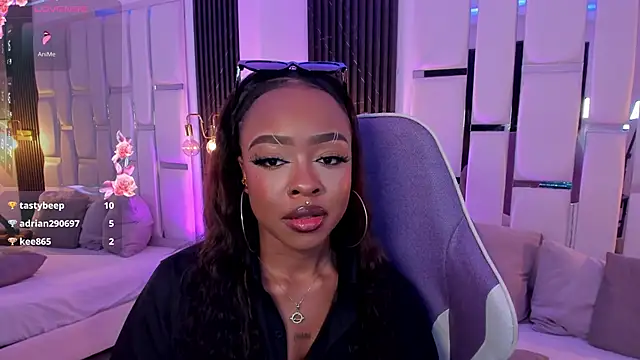 Snapshot of mia_schwarz chatting on 11/08/25, 03:23 mia schwarz online show from 11/08/25, 03:23