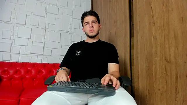 danielclarton1 online show from 12/10/24, 06:44