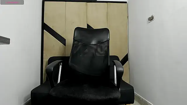 danielclarton1 online show from 02/05/25, 11:02
