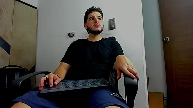 danielclarton1 online show from 10/10/25, 11:48