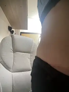 Kharla Marin online show from 11/10/25, 10:31