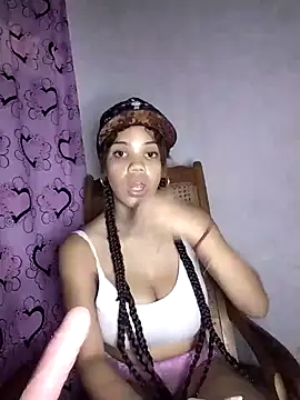 Snapshot of 1CANDYLOVE chatting on 12/08/24, 03:43 1CANDYLOVE online show from 12/08/24, 03:43