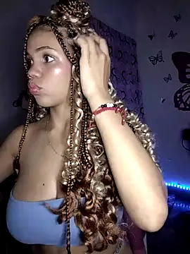 Snapshot of 1CANDYLOVE chatting on 12/23/24, 04:44 1CANDYLOVE online show from 12/23/24, 04:44