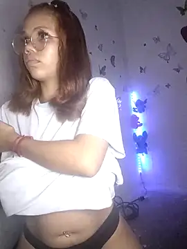 Snapshot of 1CANDYLOVE chatting on 01/25/25, 07:06 1CANDYLOVE online show from 01/25/25, 07:06