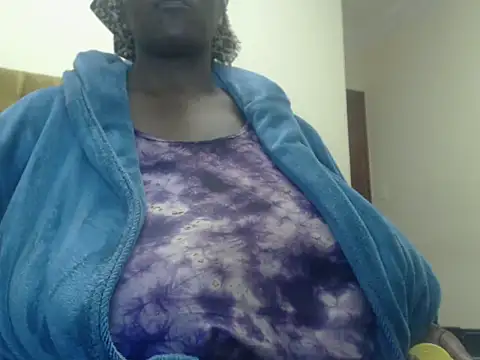 Snapshot of xXXBusty_gabby chatting on 12/14/25, 04:23 xXXBusty gabby online show from 12/14/25, 04:23