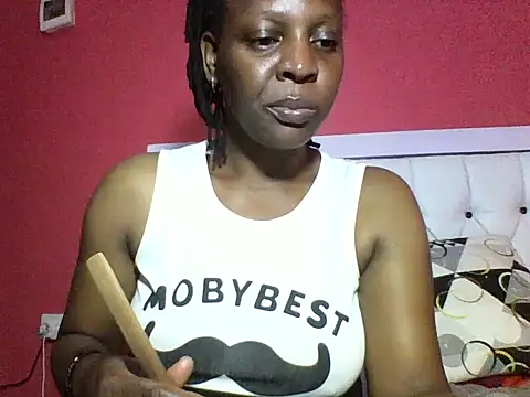 Snapshot of Sweet-piie chatting on 09/26/25, 03:27 Sweet-piie online show from 09/26/25, 03:27