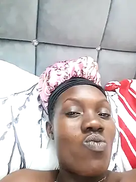 Snapshot of Slimthick900 chatting on 02/22/25, 06:52 Slimthick900 online show from 02/22/25, 06:52