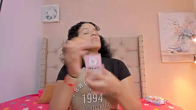 vanesasexyhot21 online show from 10/30/25, 02:35