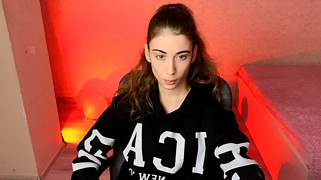 LittleFreya9 online show from 12/08/24, 03:35