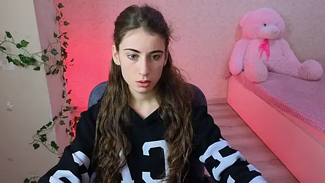 LittleFreya9 online show from 12/17/24, 03:28