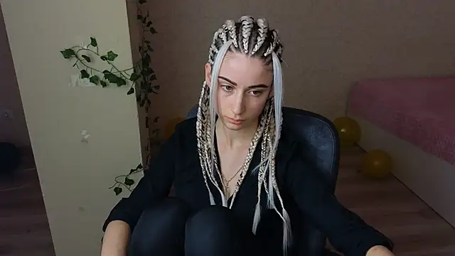 LittleFreya9 online show from 02/03/25, 03:27