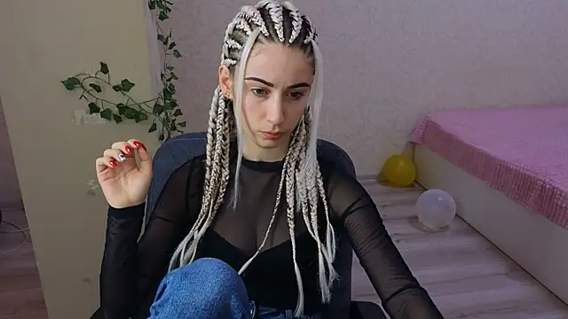 LittleFreya9 online show from 02/04/25, 04:08