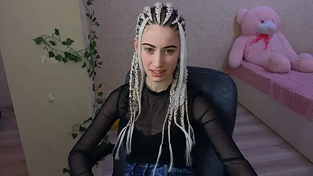 LittleFreya9 online show from 02/04/25, 07:22