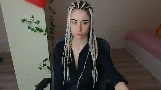 LittleFreya9 online show from 02/13/25, 07:21