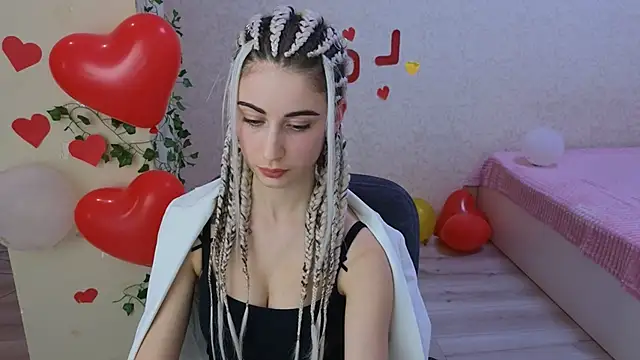 LittleFreya9 online show from 02/14/25, 04:52