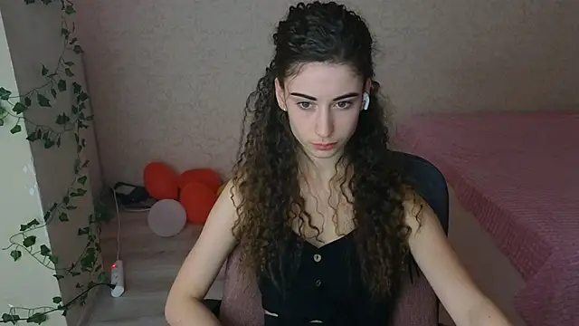 LittleFreya9 online show from 02/20/25, 03:41