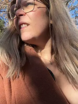 Snapshot of EmyLana chatting on 02/14/25, 01:29 EmyLana online show from 02/14/25, 01:29