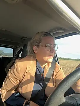 Snapshot of EmyLana chatting on 10/09/25, 08:01 EmyLana online show from 10/09/25, 08:01