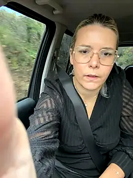 Snapshot of EmyLana chatting on 10/23/25, 08:24 EmyLana online show from 10/23/25, 08:24