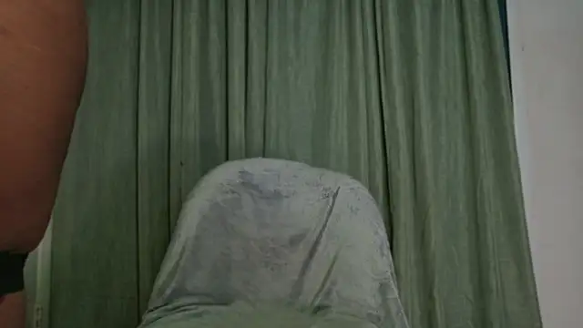 Snapshot of CurlyNony chatting on 07/19/26, 04:49 CurlyNony online show from 07/19/26, 04:49