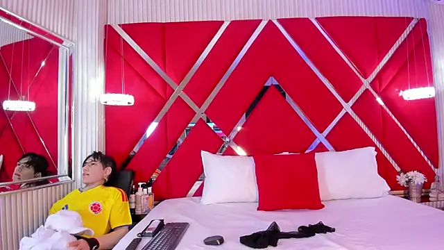 SusanCouper online show from 07/13/26, 01:47