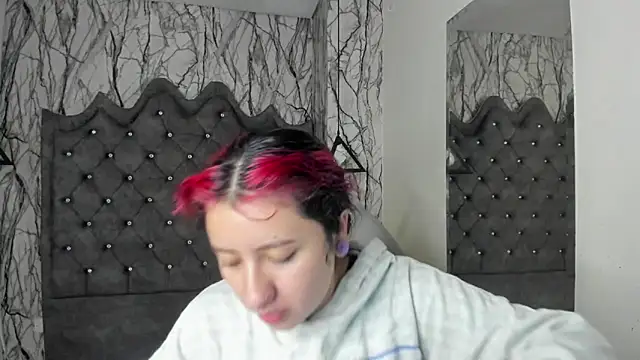 larissa01  online show from 01/14/25, 02:19