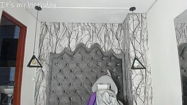 larissa01  online show from 01/17/25, 02:50