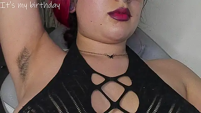 larissa01  online show from 01/18/25, 09:13