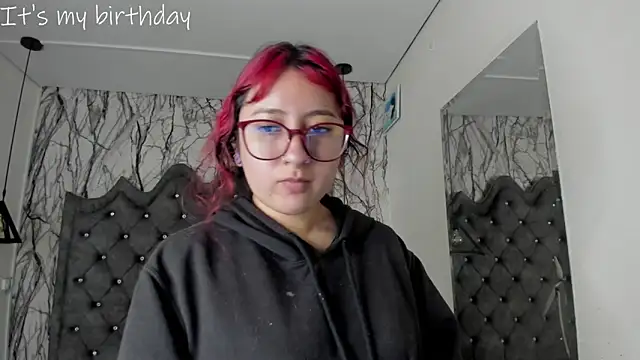 larissa01  online show from 01/23/25, 03:26